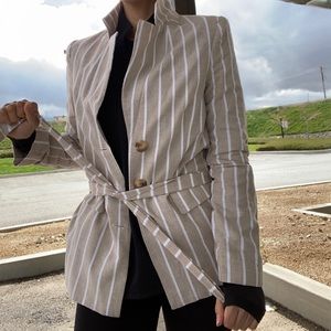 🌻Stripped Tan and White Loose Blazer🌻